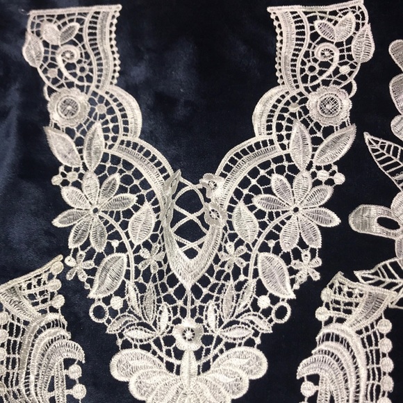 New 5 Pc Set of Lace Appliqués - Picture 2 of 8